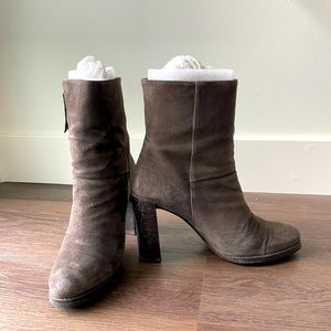 Stuart Weitzman Zipitty Suede Side Zip Bootie Women Sz 8.5